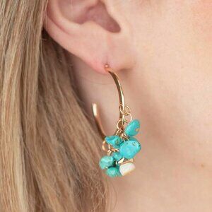 Paparazzi Jewelry Accessories - Gorgeously Grounding - Gold Earrings - Vintage